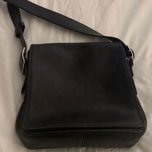 Coach: Black Leather Shoulder cross body bag